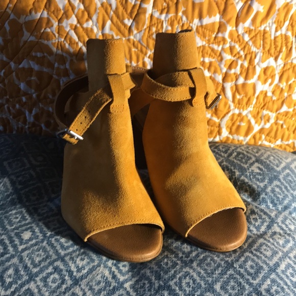 Topshop golden yellow suede strappy wedges sz 7.5 - Picture 4 of 7